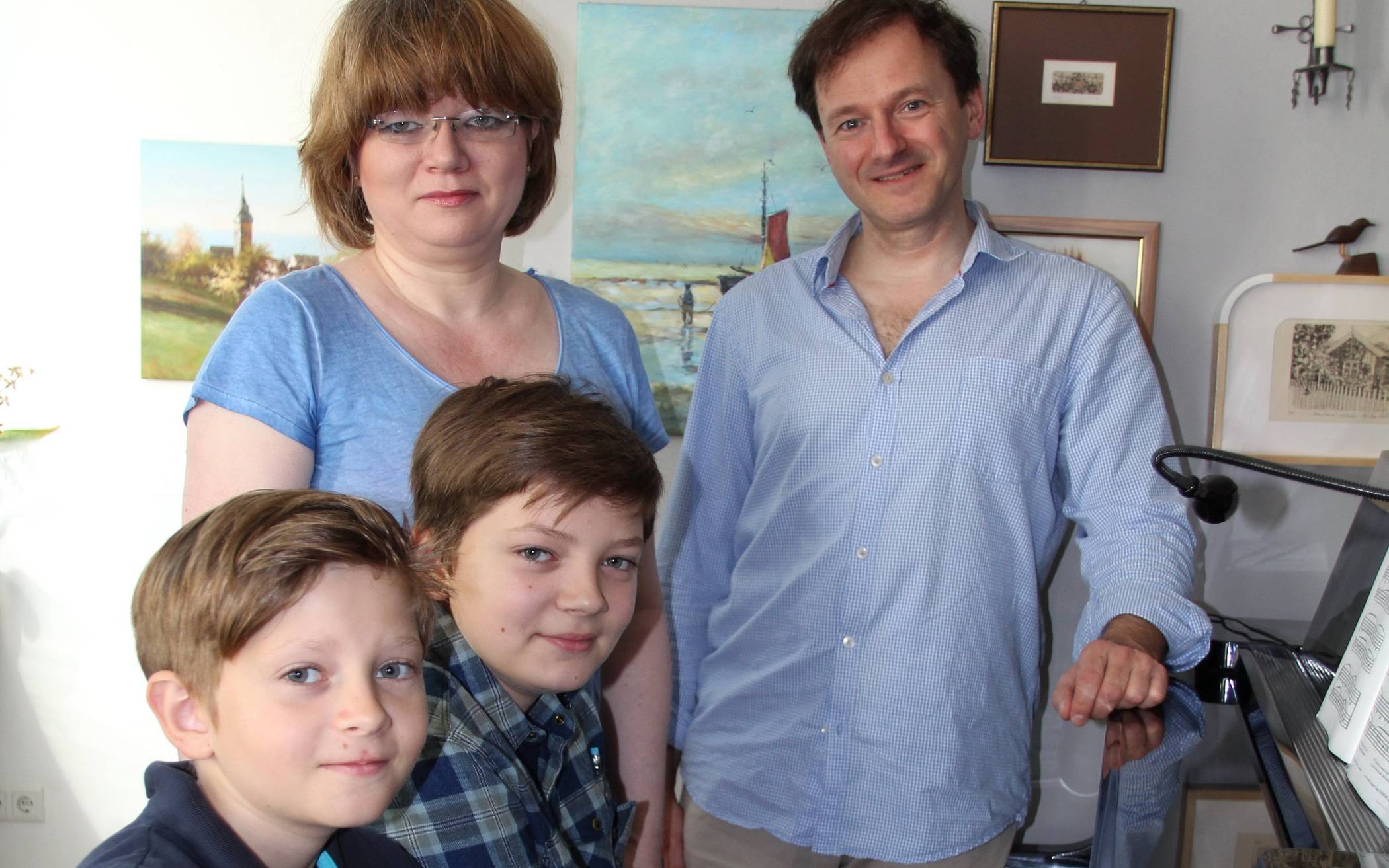  Familie Sippel – von links Wingard, Christiane, Lennart und Uwe – hier ohne Tochter Berit. Christiane Sippel nennt ihre Söhne liebevoll „Goldkehlchen“. 