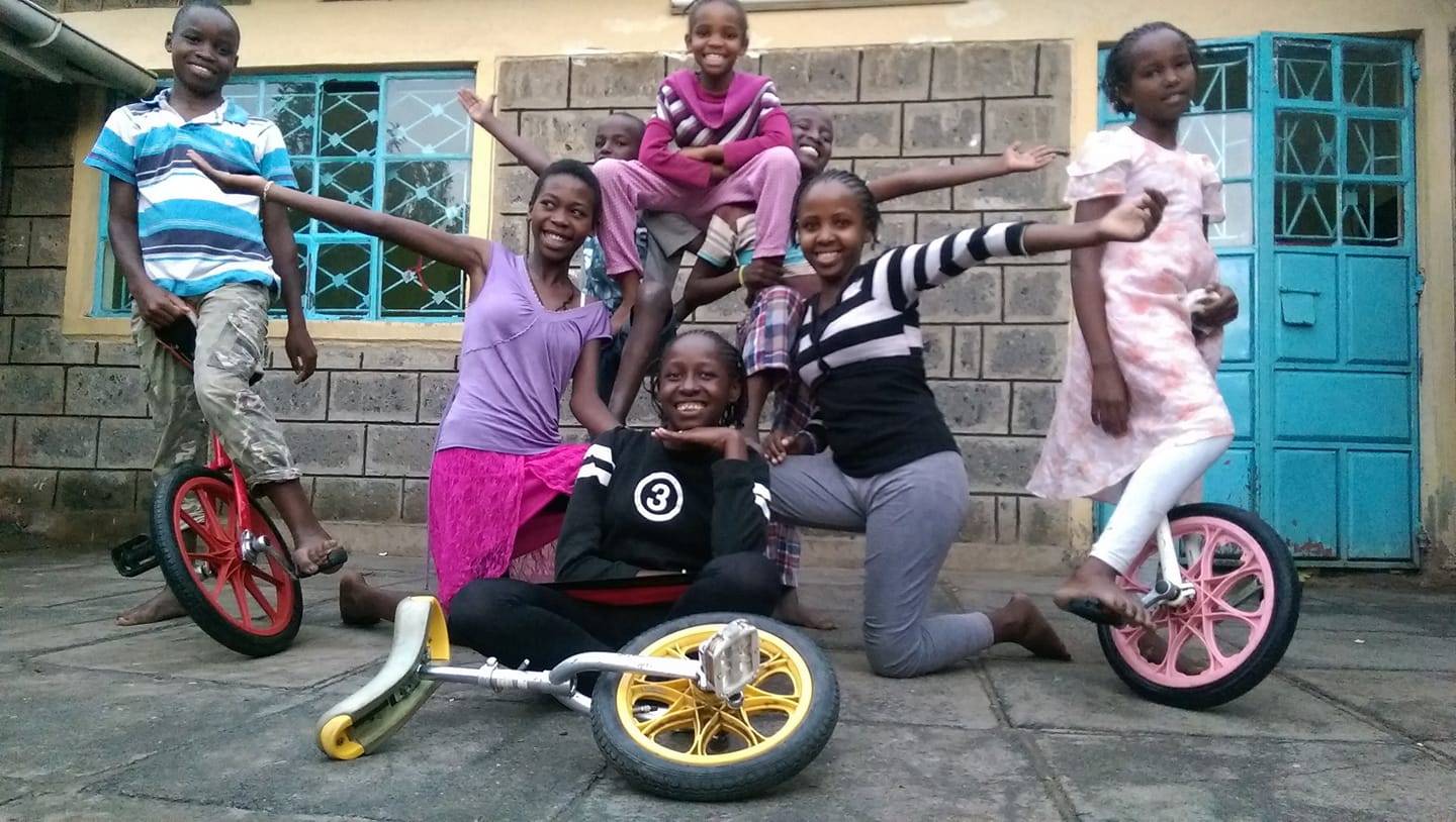 Wuppertaler sammeln Einräder für Heimkinder in Kenia