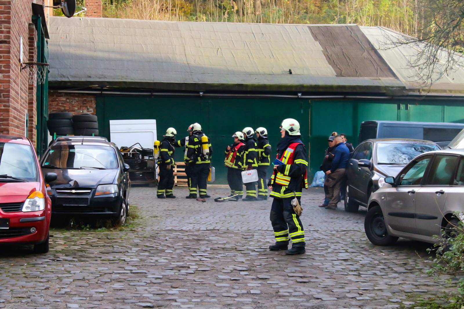 Am Sonntagnachmittag (24. November 2019) führte ein brennender Holzkohlegrill zur...