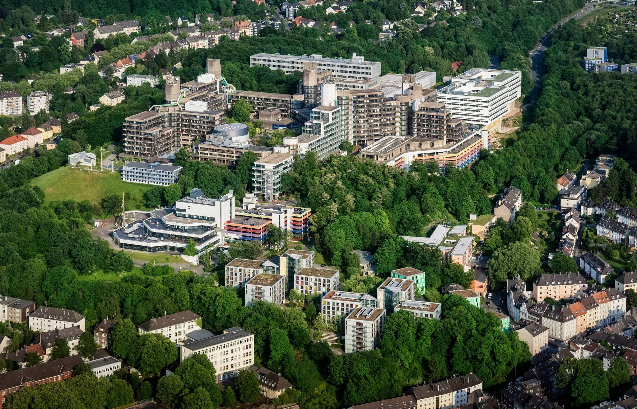  Die Uni Wuppertal aus der Luft.  