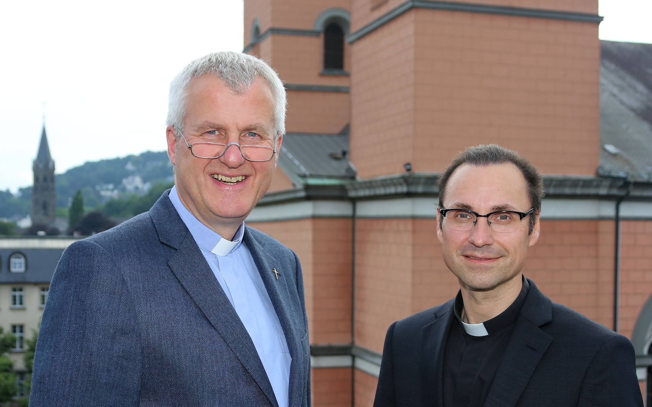  Stadtdechant Dr. Bruno Kurth und Pfarrer Dirk Baumhof. 
