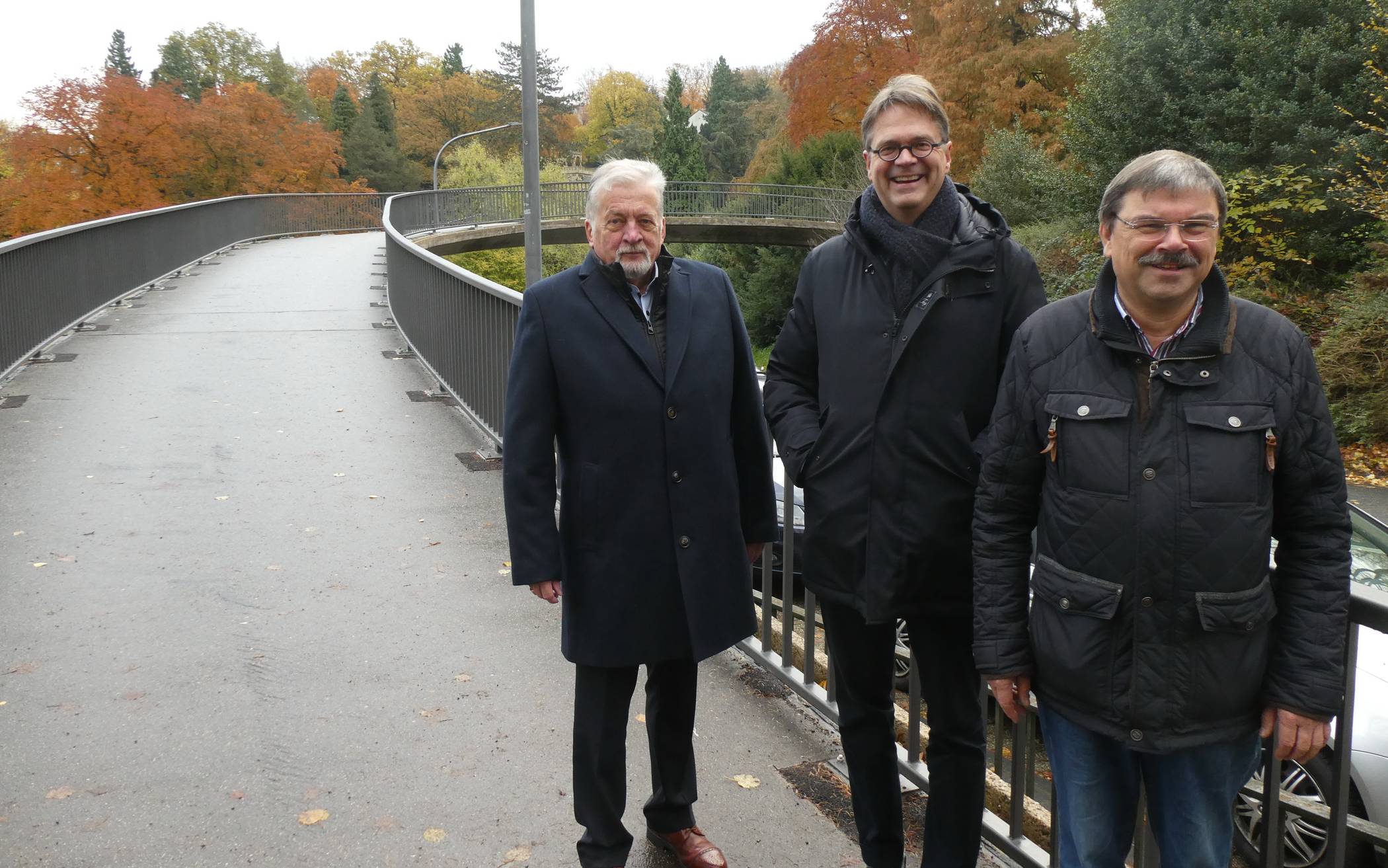  Von links: Hans Hermann Lücke (Bezirksbürgermeister von Barmen), Peter Prange (Vorsitzender BVV) und Christoph Brüssermann, Bezirksbürgermeister von Heckinghausen. 