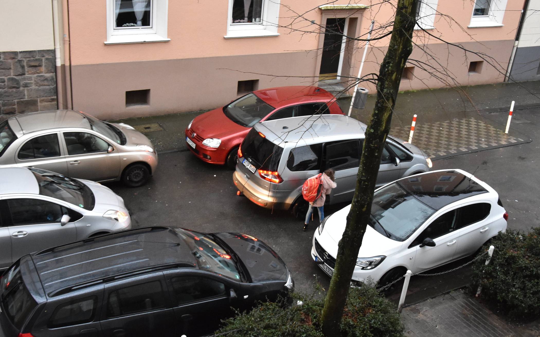  Nicht nur, aber im Mittelpunkt der Verkehrsaktion der Grundschule Friedhofstraße stehen die Elterntaxis. 