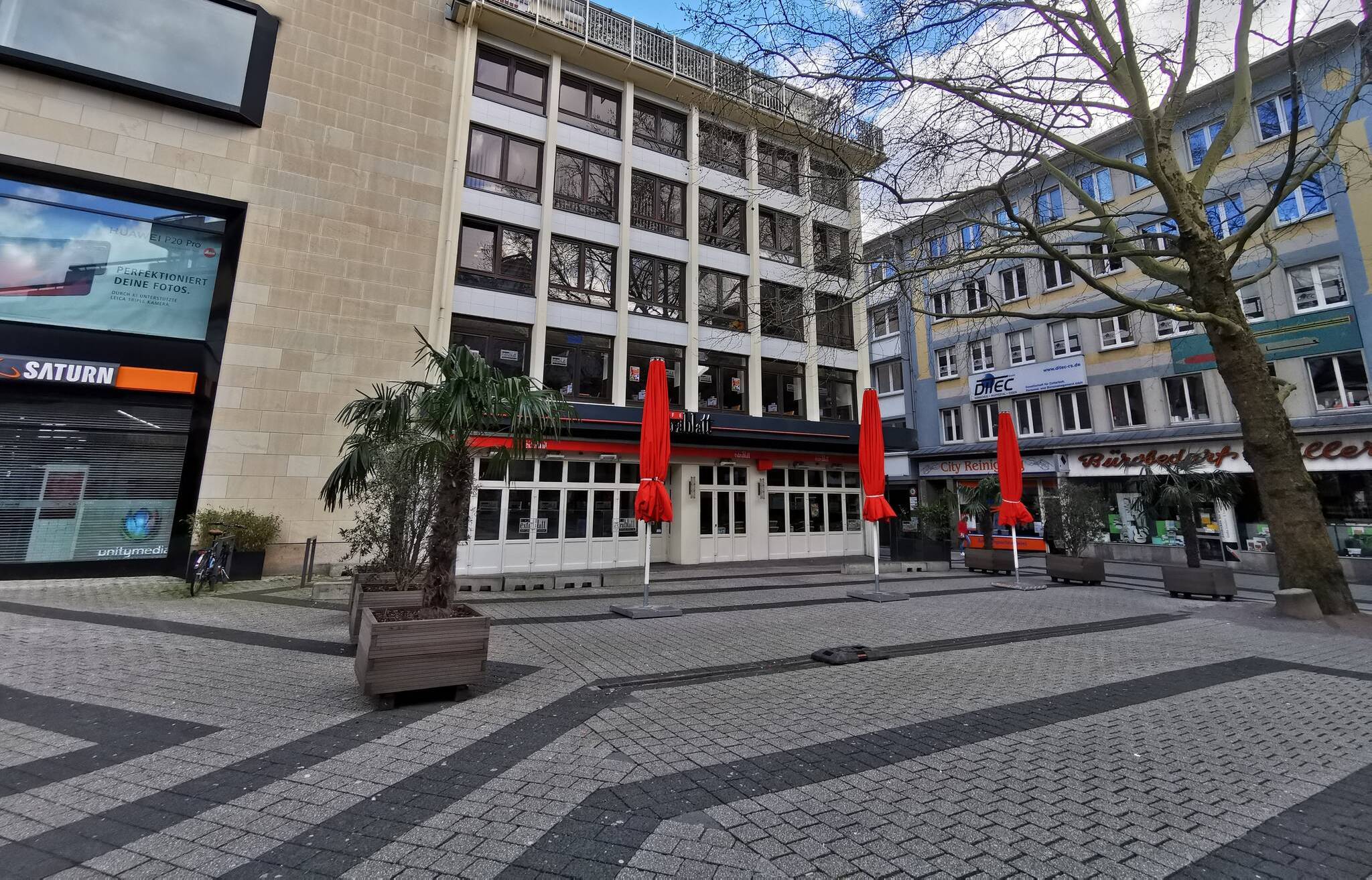 Auch am Kerstenplatz herrscht normalerweise reges Treiben. Das Café Extrablatt hat...