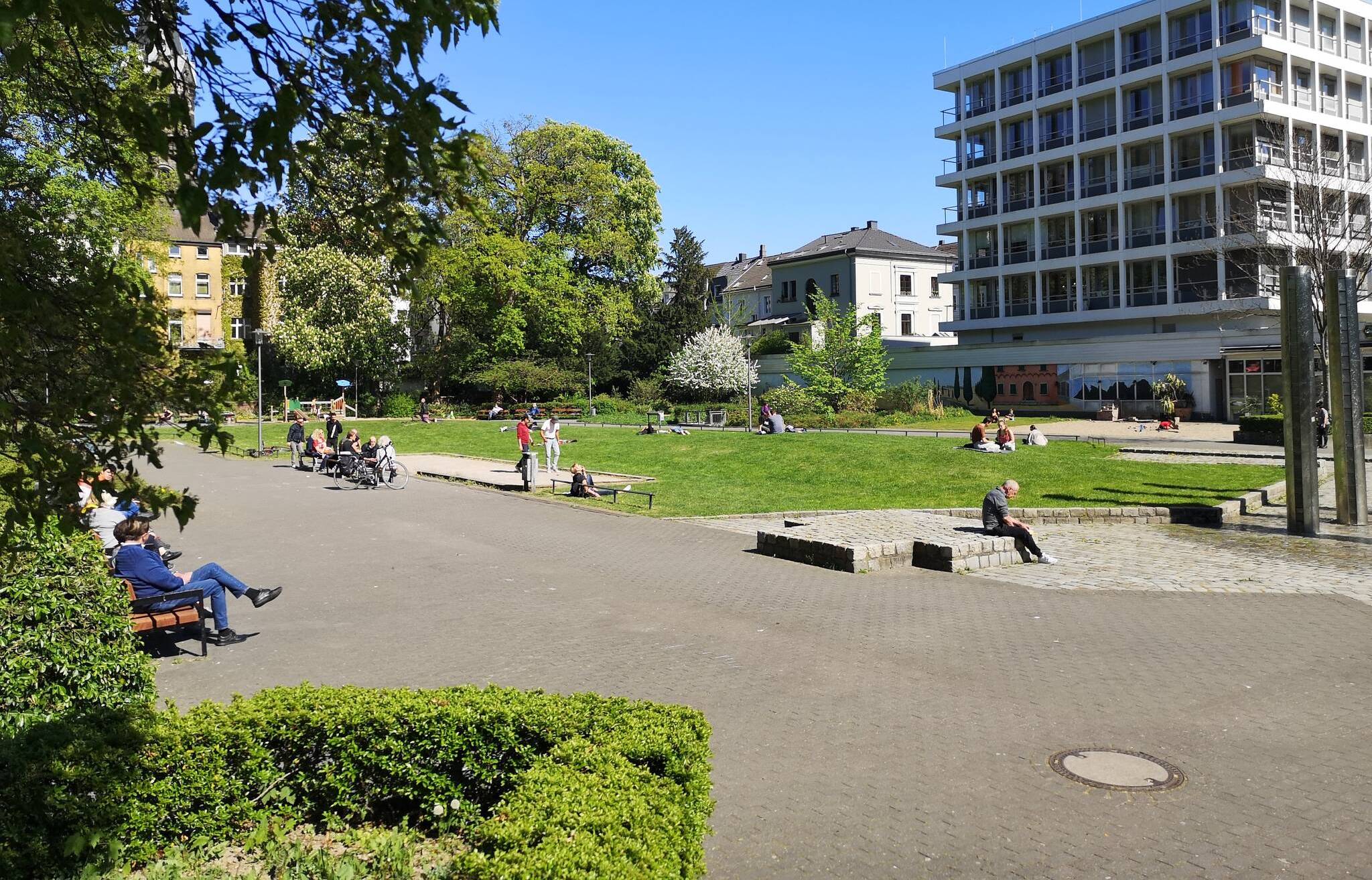 Sonnenbad im Deewerth’schen...