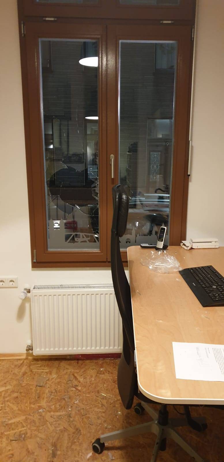 In der Nacht zu Donnerstag (16. April 2020) wurde das Büro des Bundestagsabgeordneten...