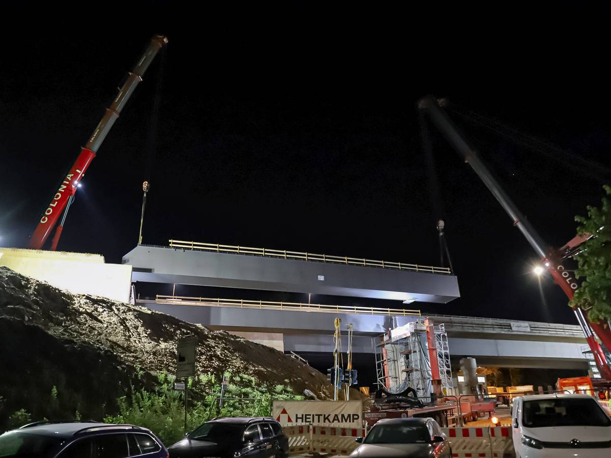 Neue A 46-Brücke nimmt Formen an
