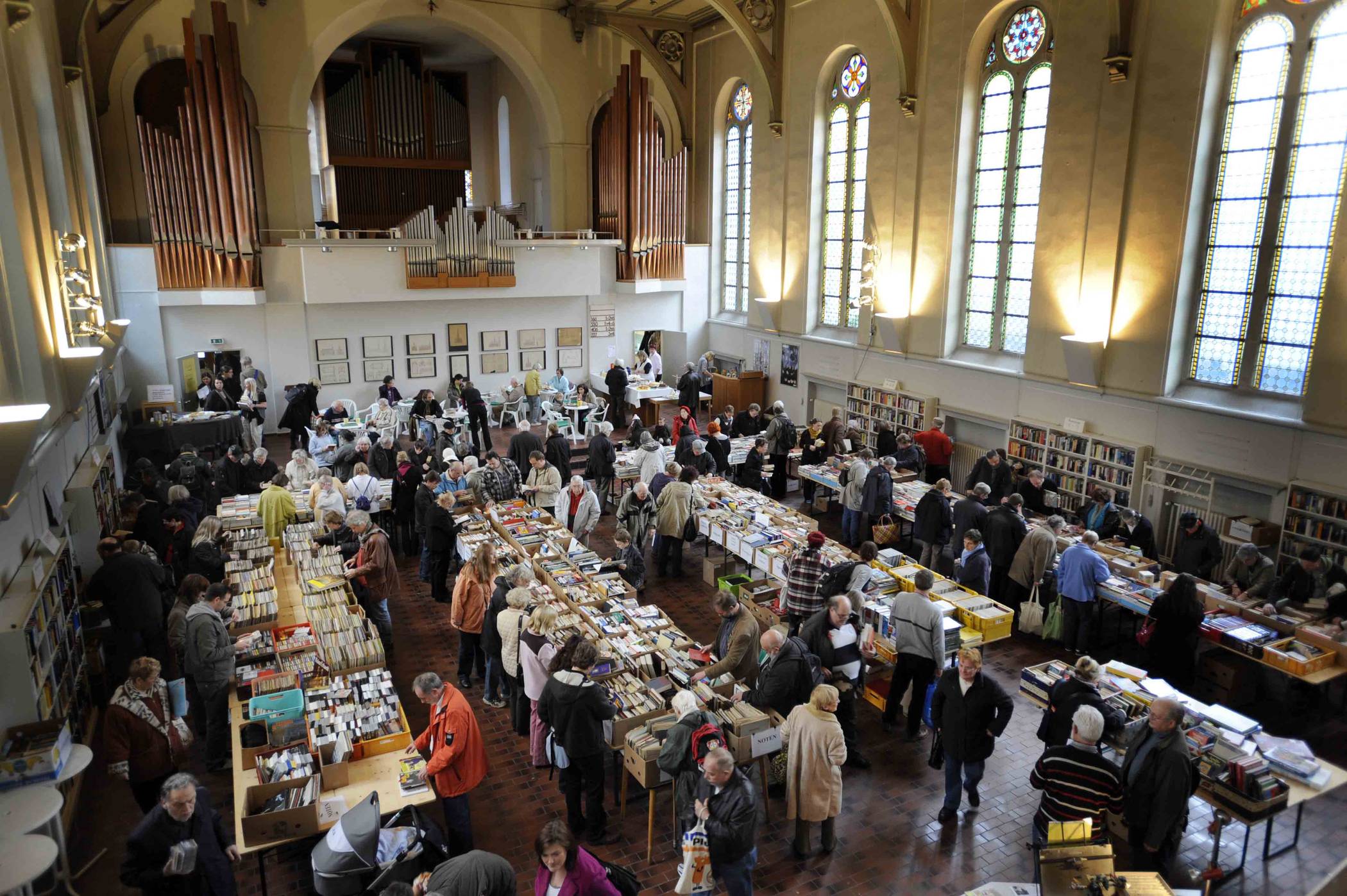  Der Büchermarkt in der Pauluskirche vor der Corona-Pandemie. 