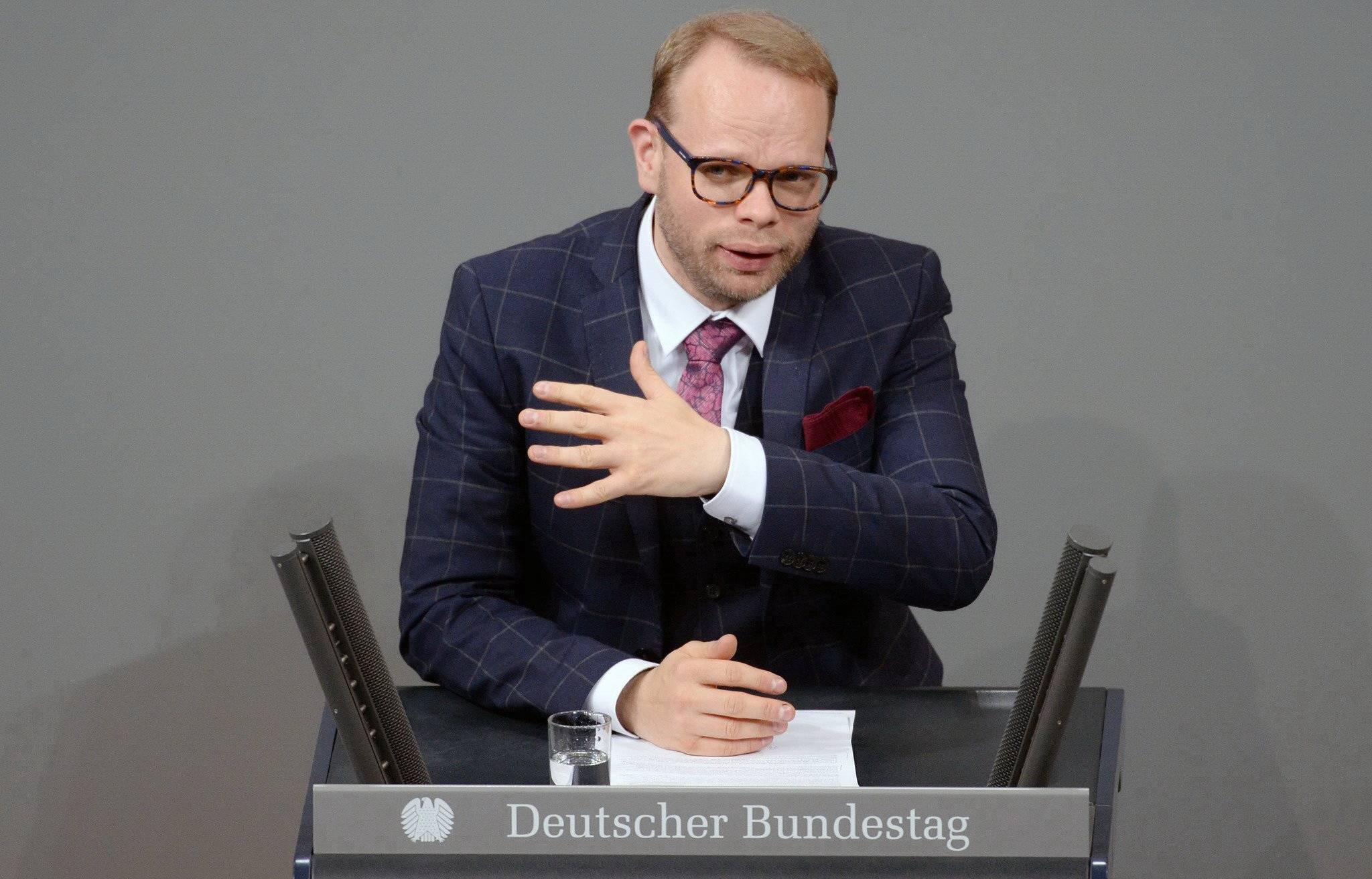  Der Wuppertaler SPD-Abgeordnete Helge Lindh im Bundestag.  