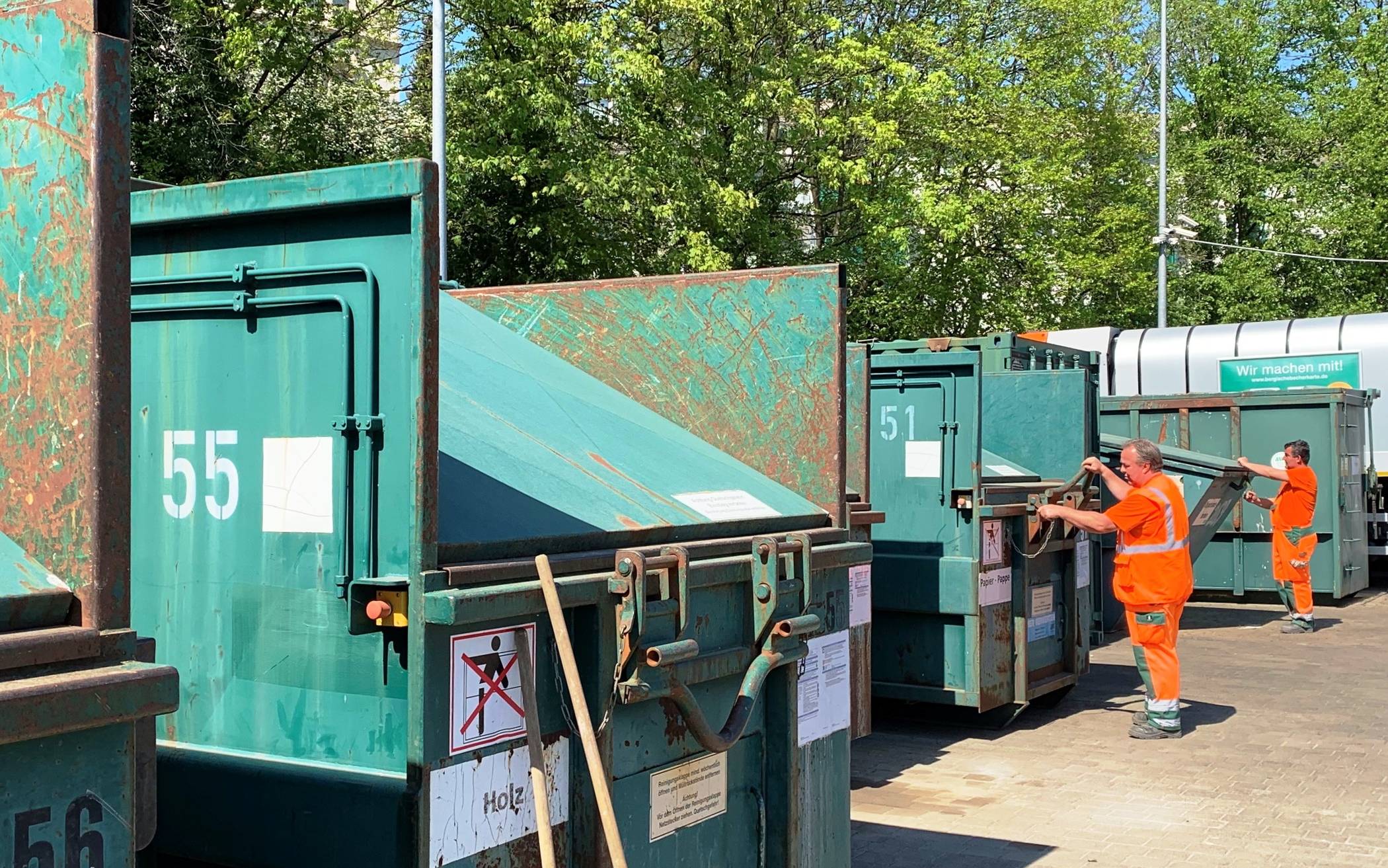 Recyclinghöfe öffnen am Montag wieder
