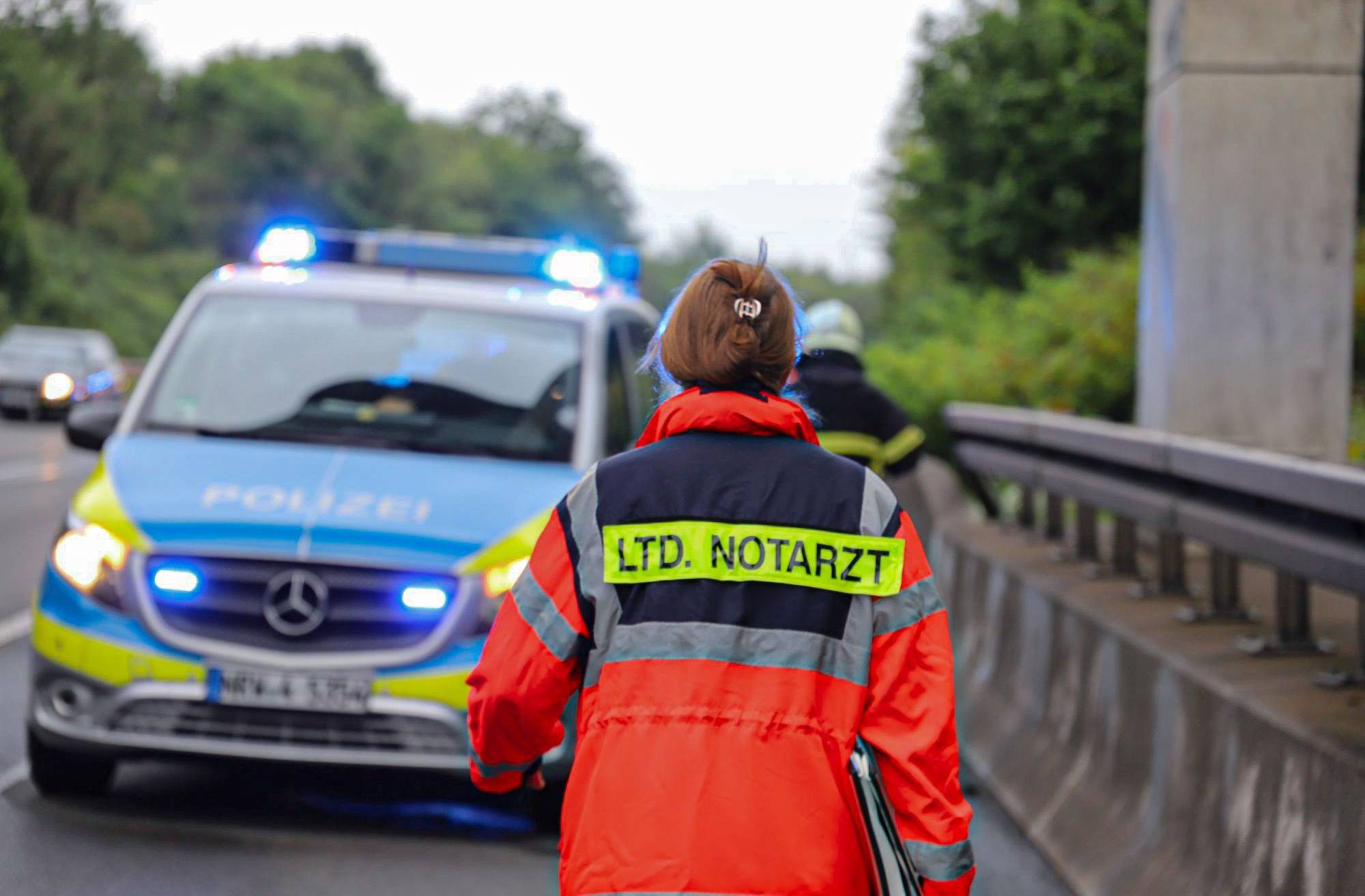 Auf der A1 bei Wuppertal-Ronsdorf haben sich am Sonntag (24. Mai 2020) zwischen den...