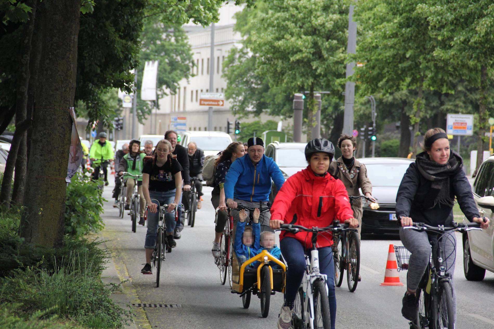 Pop Up Radweg In Wuppertal Entspanntes Radfahren Auf Der B7