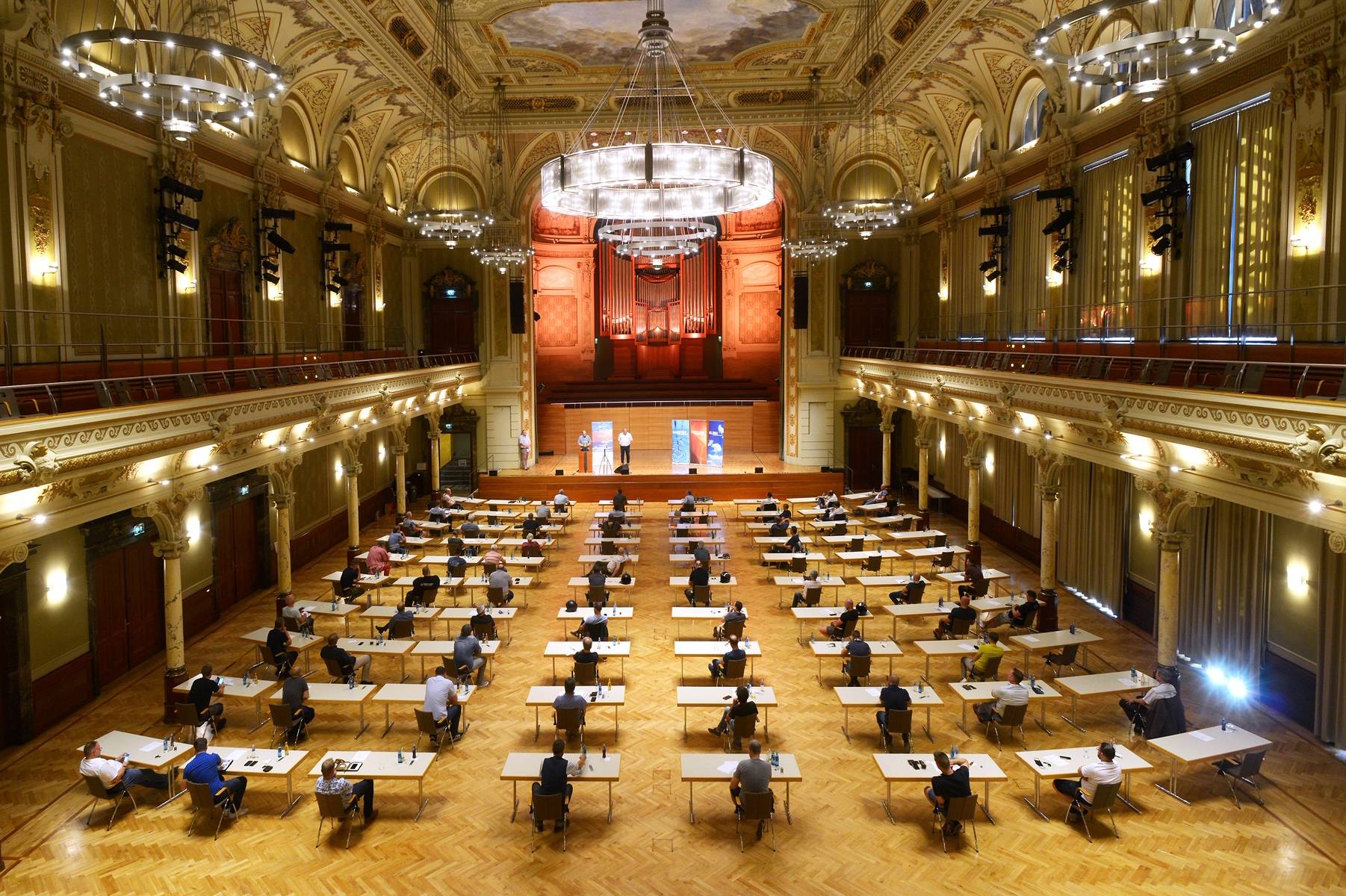 Die Hauptversammlung der Wuppertaler SHK Innung - 2020 Corona-bedingt mit 68 Teilnehmern...