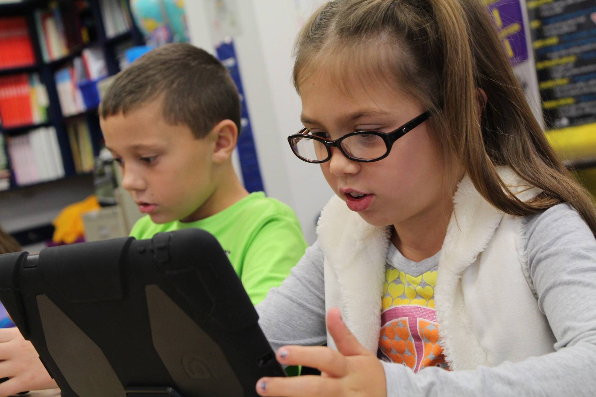  Digitales Lernen wird jetzt zusätzlich gefördert, unter anderem mit Mitteln für neue Schulcomputer.  