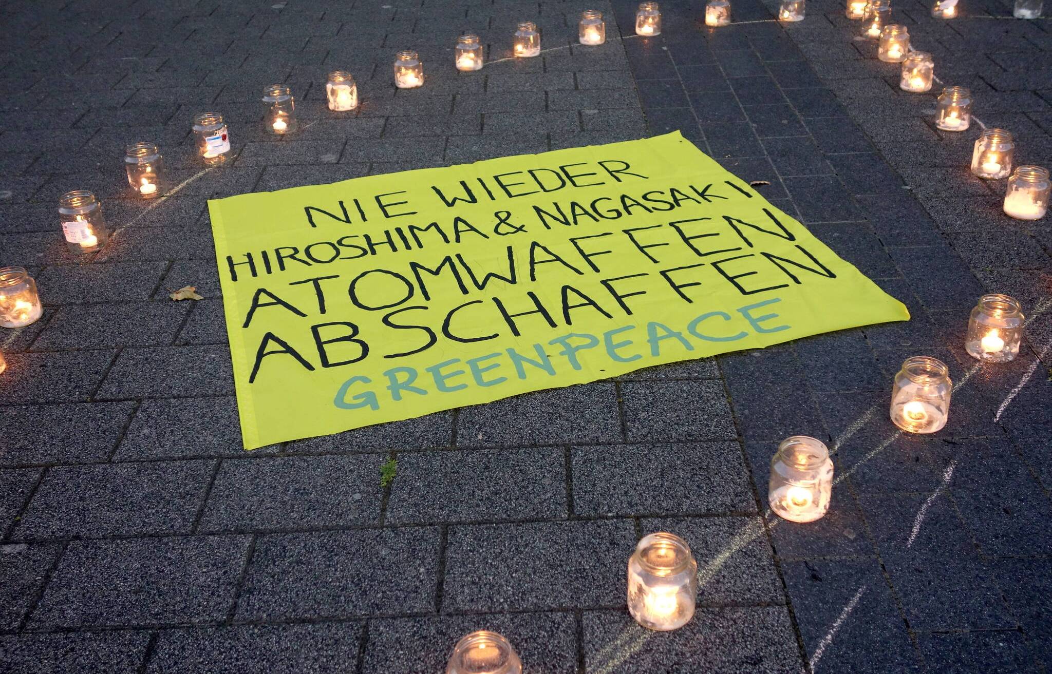 75 Kerzen in Wuppertal für den Frieden