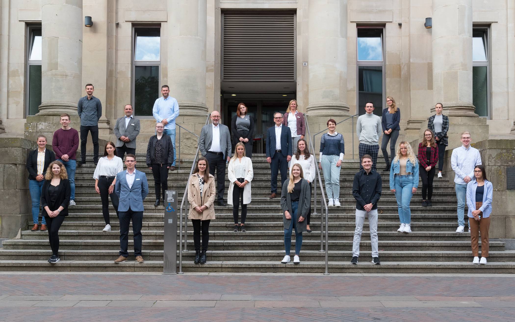 23 neue Auszubildende für das Wuppertaler Rathaus