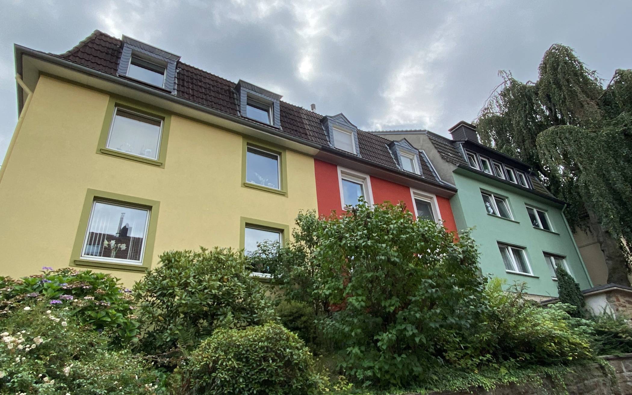 Bunt und abwechselungsreich - die Fassaden in der Teutonenstraße....