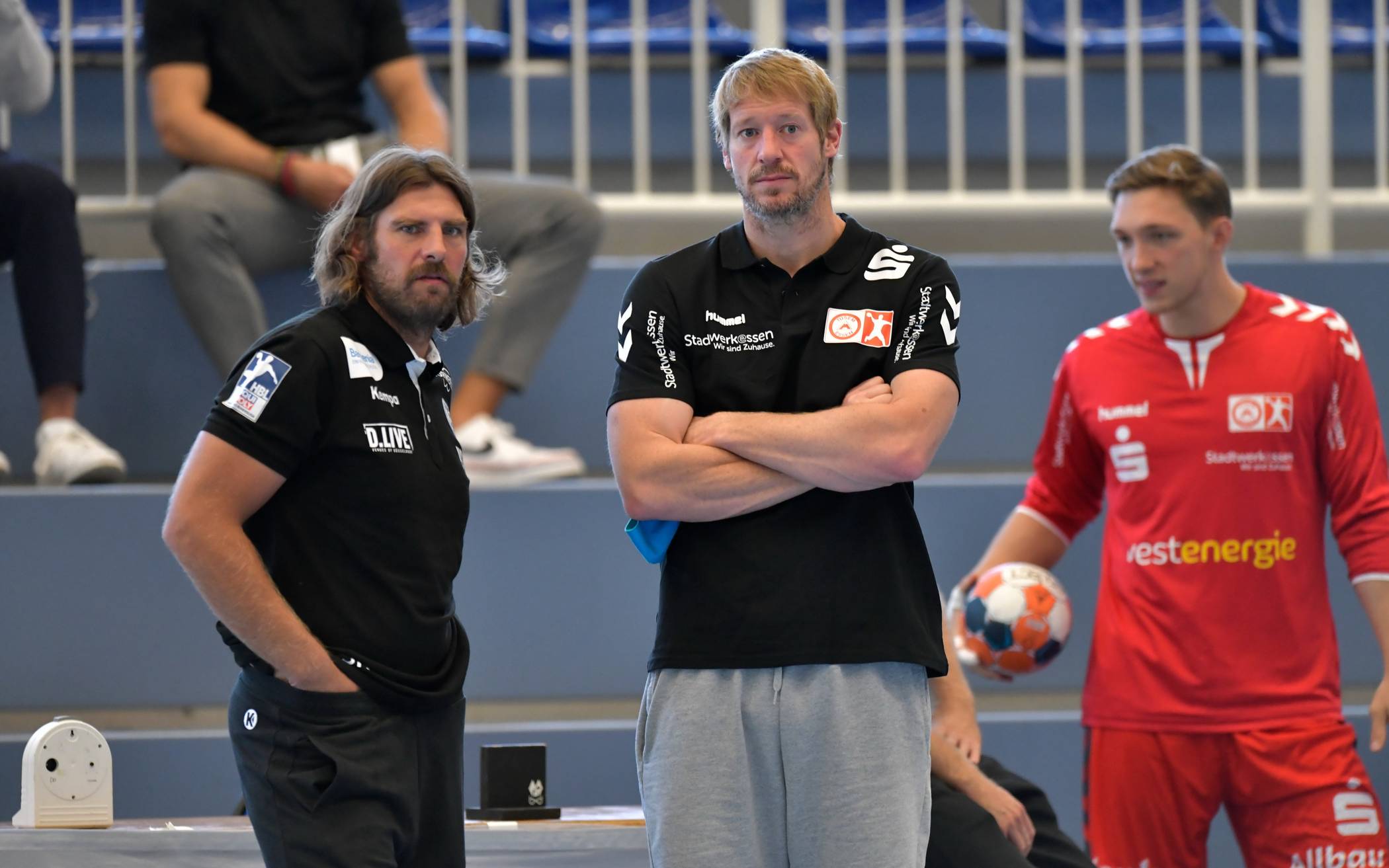 BHC-Trainer Sebastian Hinze (li.).