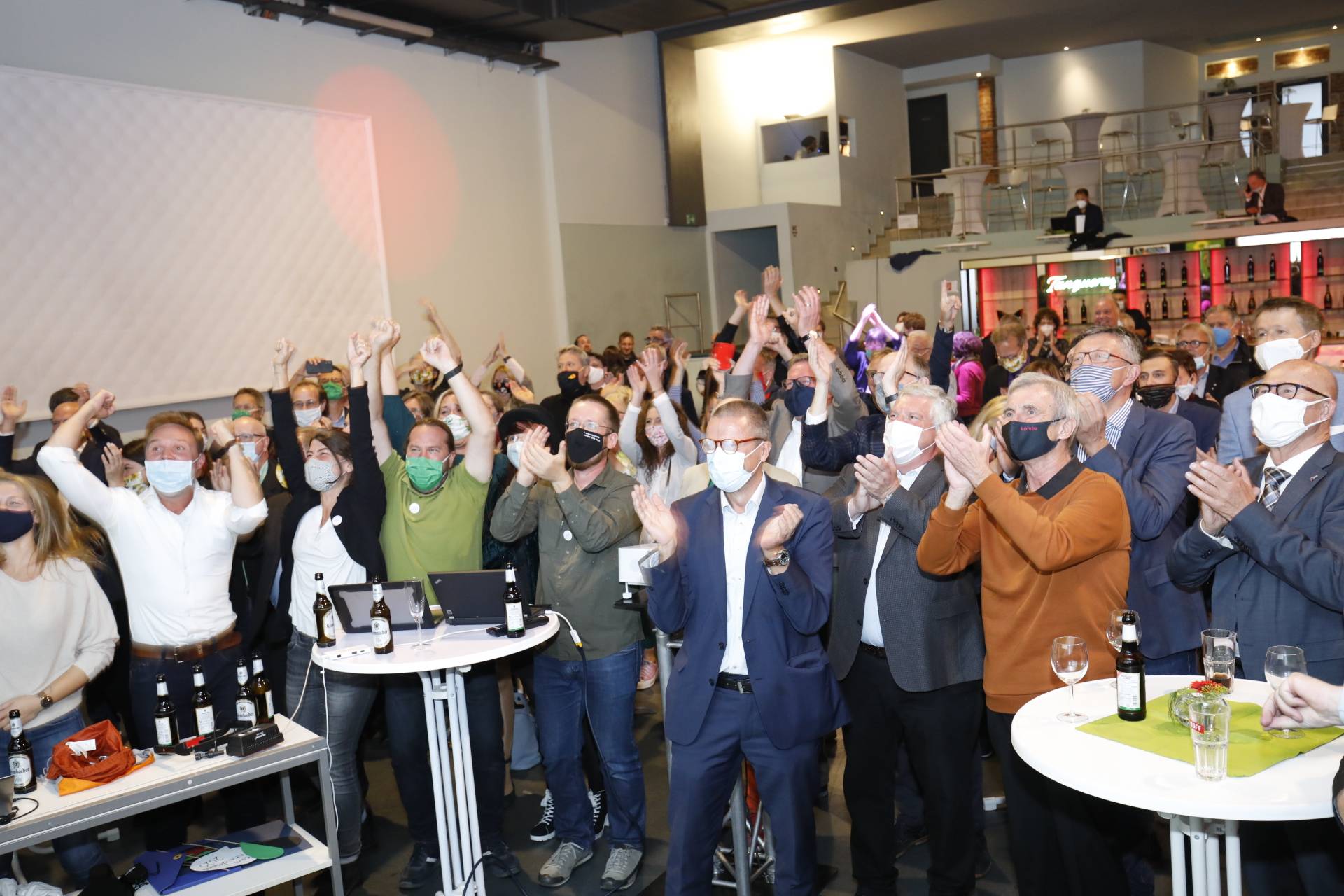  Jubel im Team Schneidewind. 