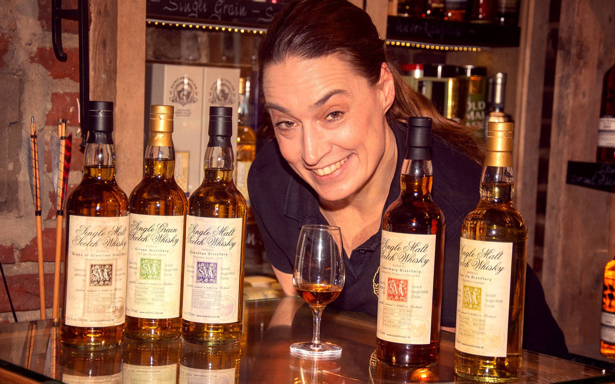  Kathrin Baltruschat vom „Scotch Single Malt Circle" hat für die Veranstaltung besonderen Whiskys in voller Fassstärke im Gepäck.  
