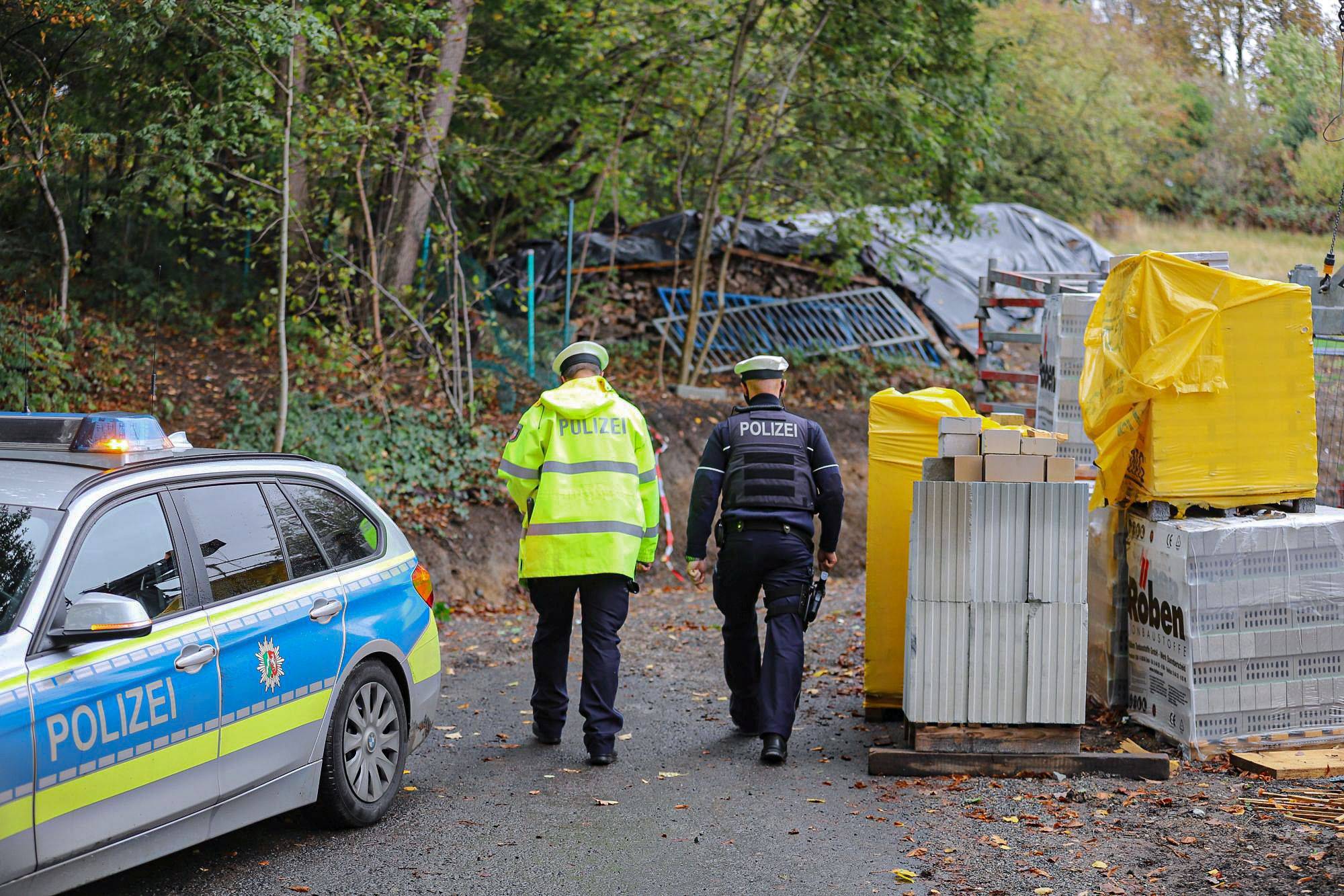  Die Polizei ermittelt den Unfallhergang. 