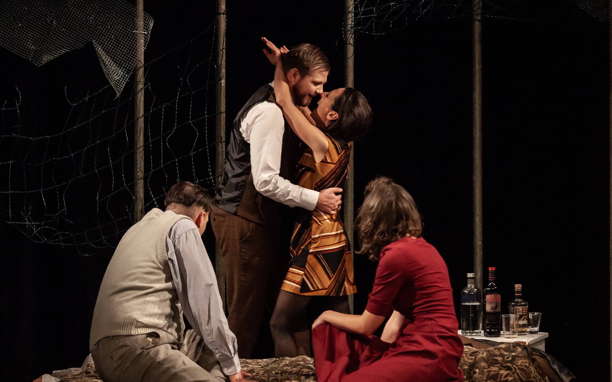  Das vierköpfige Ensemble des Taltontheaters präsentiert bei „Wer hat Angst vor Virginia Woolf“ eine großartige schauspielerische Leistung. 
