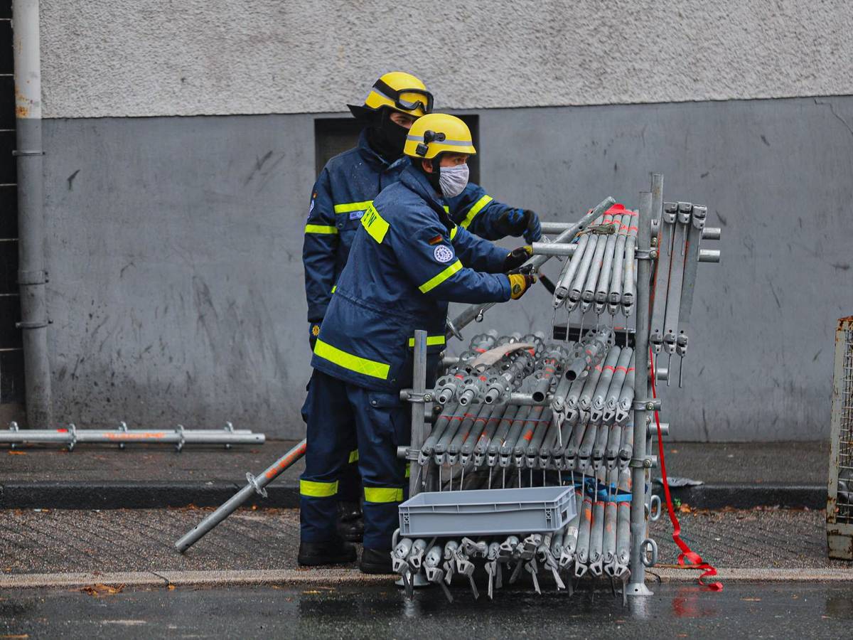 Aufräumarbeiten am Steinweg laufen
