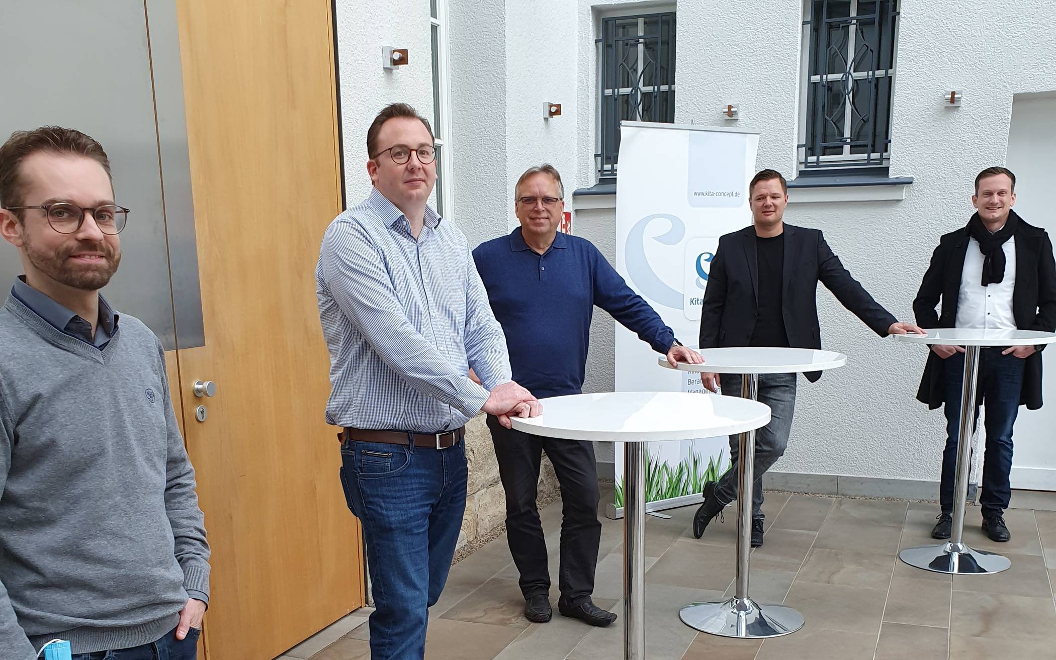  Jörg Heynkes (Mitte) mit den „Kita-Cocept“-Geschäftsführern Tim seidel, Oliver Schweer, David Brabender und Franz Reinartz (v.l.). 