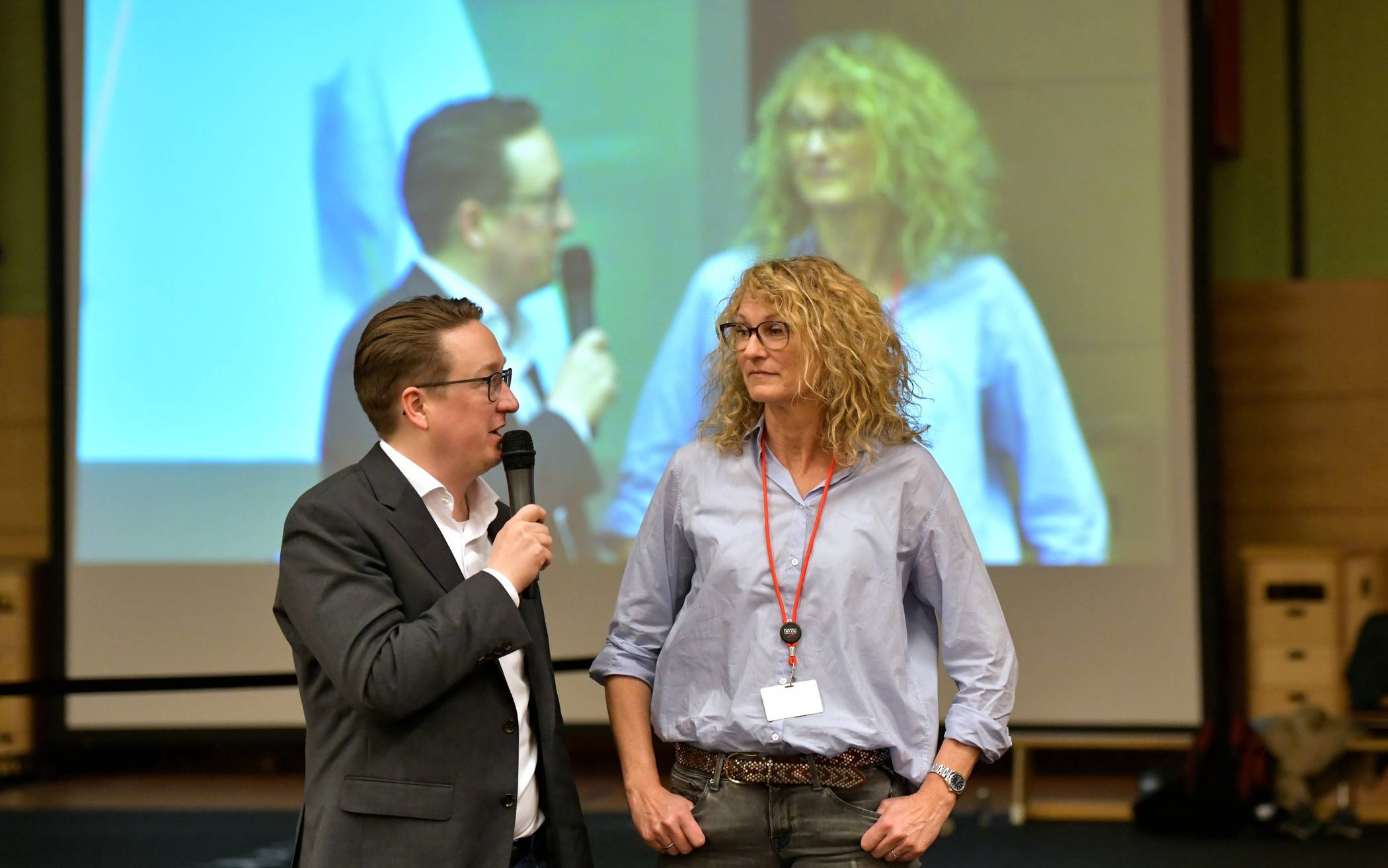  Der LAZ-Vorsitzende Jan Wasem im Januar 2020 in der Heckinghauser Halle mit Olympiasiegerin Heike Henkel. 