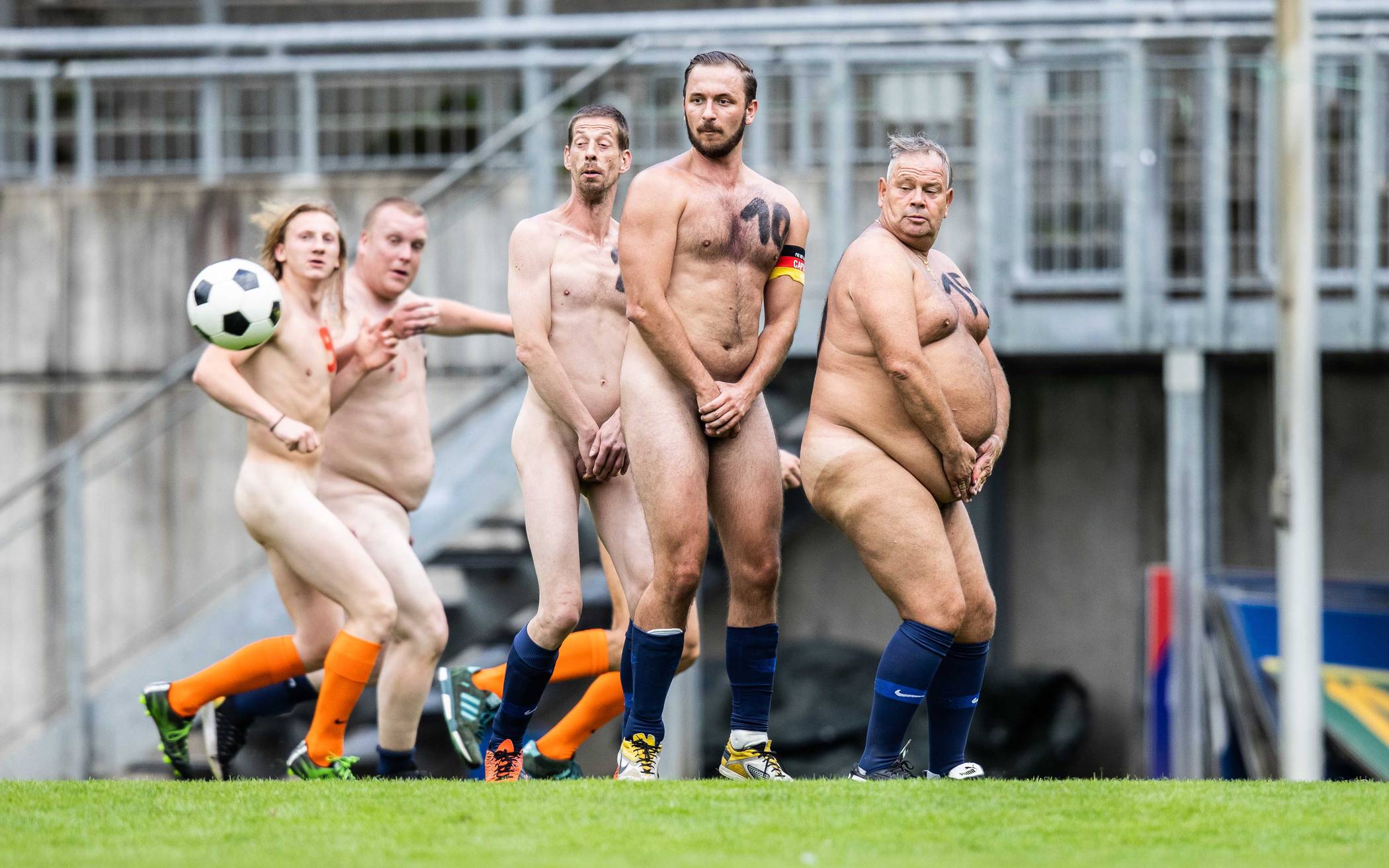  Marcel Kusch – „Nackt-Fußball-Länderspiel Deutschland – Niederlande“ 