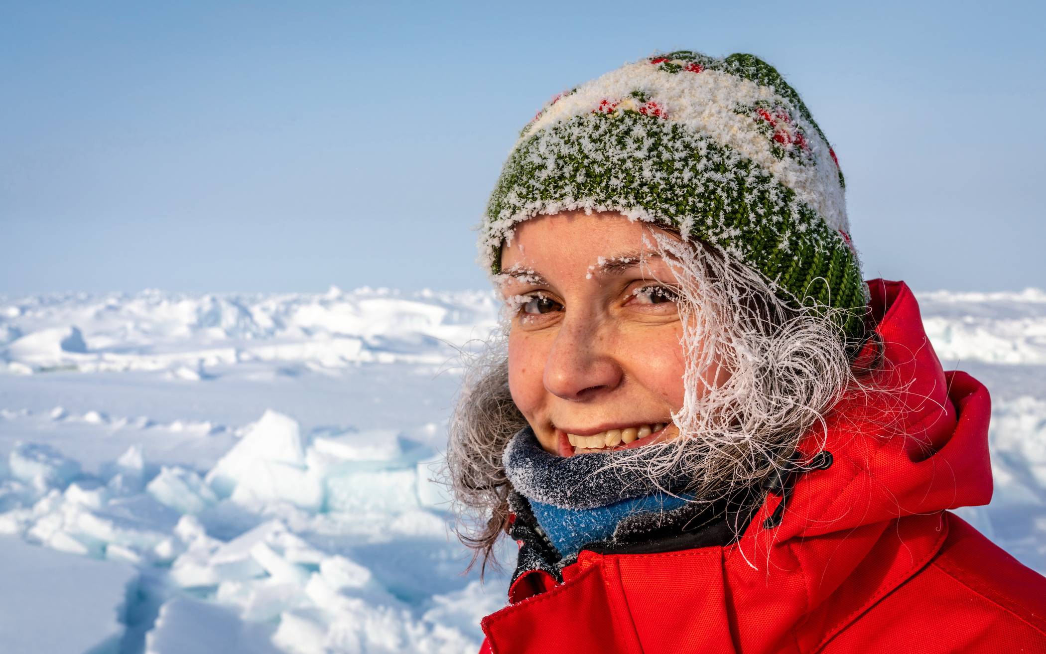  Dr. Janin Schaffer beantwortet im Junior Uni DigiTal-Vortrag die Fragen der kleinen und großen Zuschauer zur Polarstern-Expedition. 