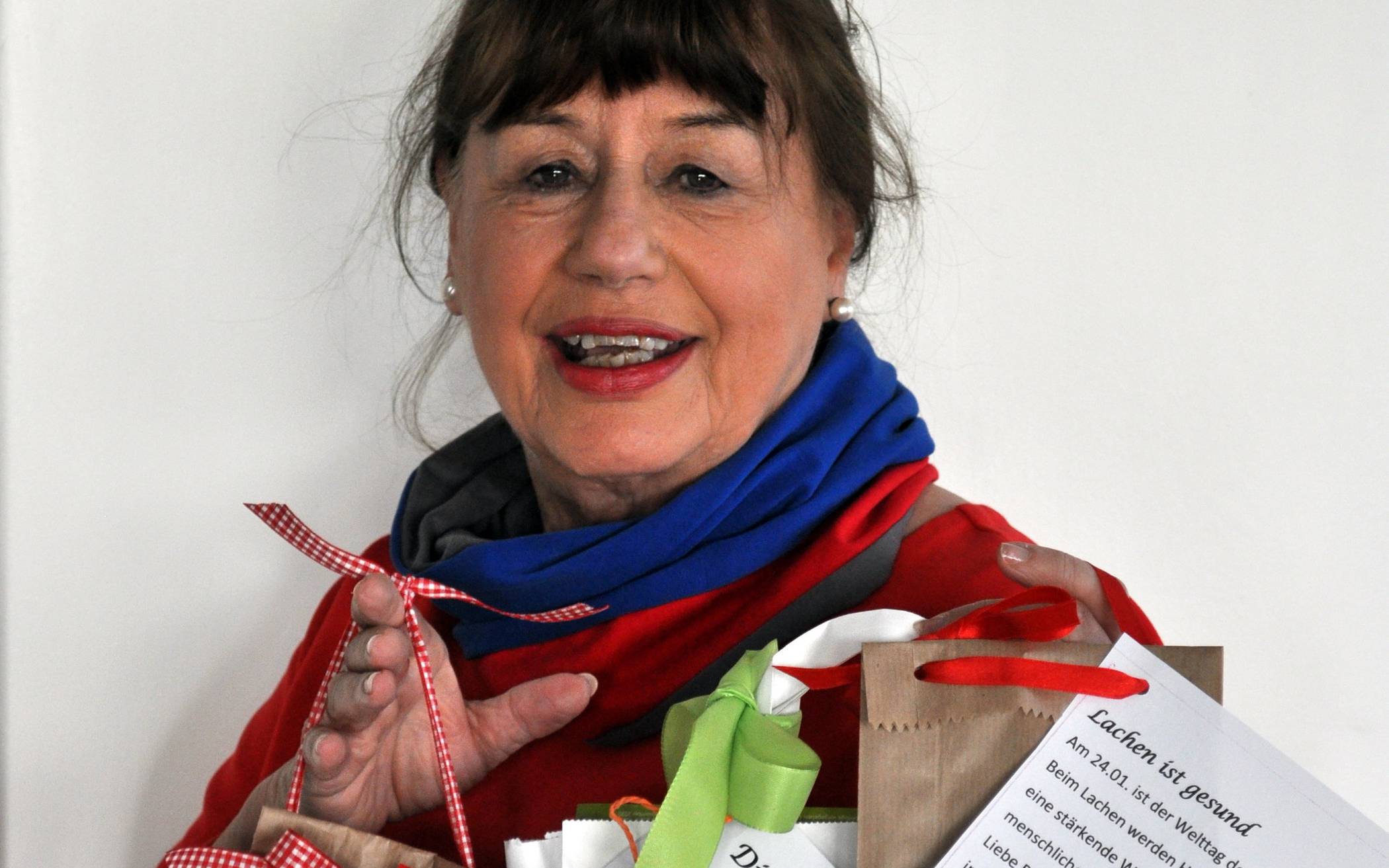  Parea-Mitarbeiterin Gisela Laab entwickelt jede Woche eine neue Geschenktüten-Idee. 