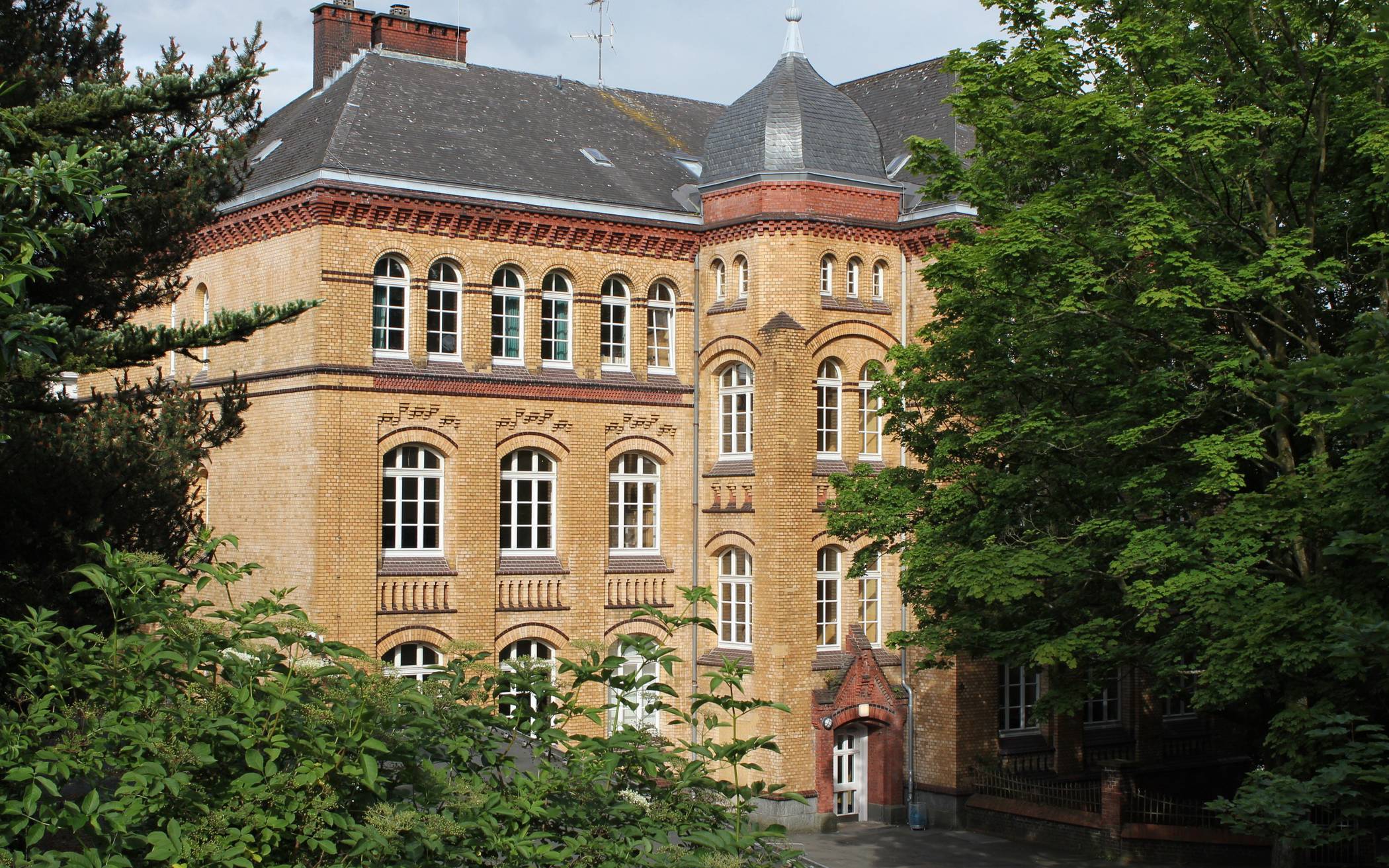 Das Schulgebäude in der Gertrudenstraße..