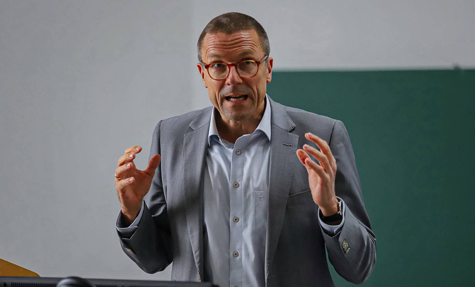 Oberbürgermeister Prof. Uwe Schneidewind.